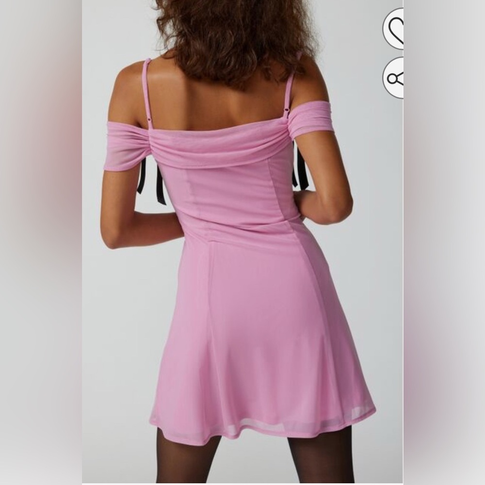 Urban Outfitters Kimchi Blue Allison Mesh Mini Dress size M in pink - Picture 3 of 9